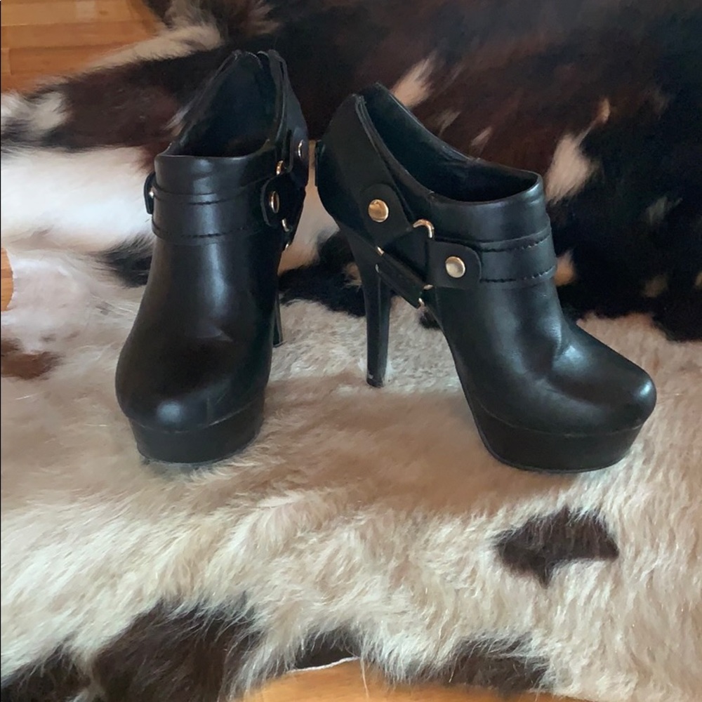 Twisted High Heel Booties- 5”